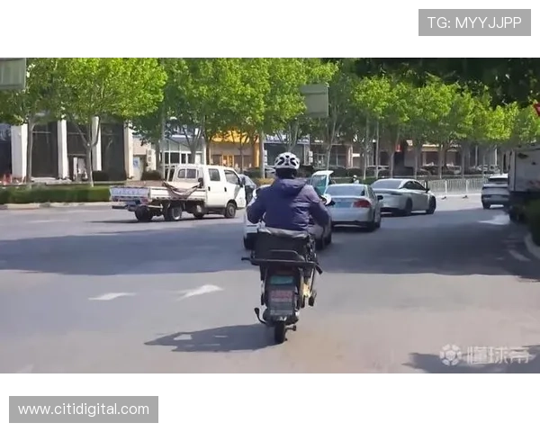 青训亏光积蓄邱忠辉送外卖